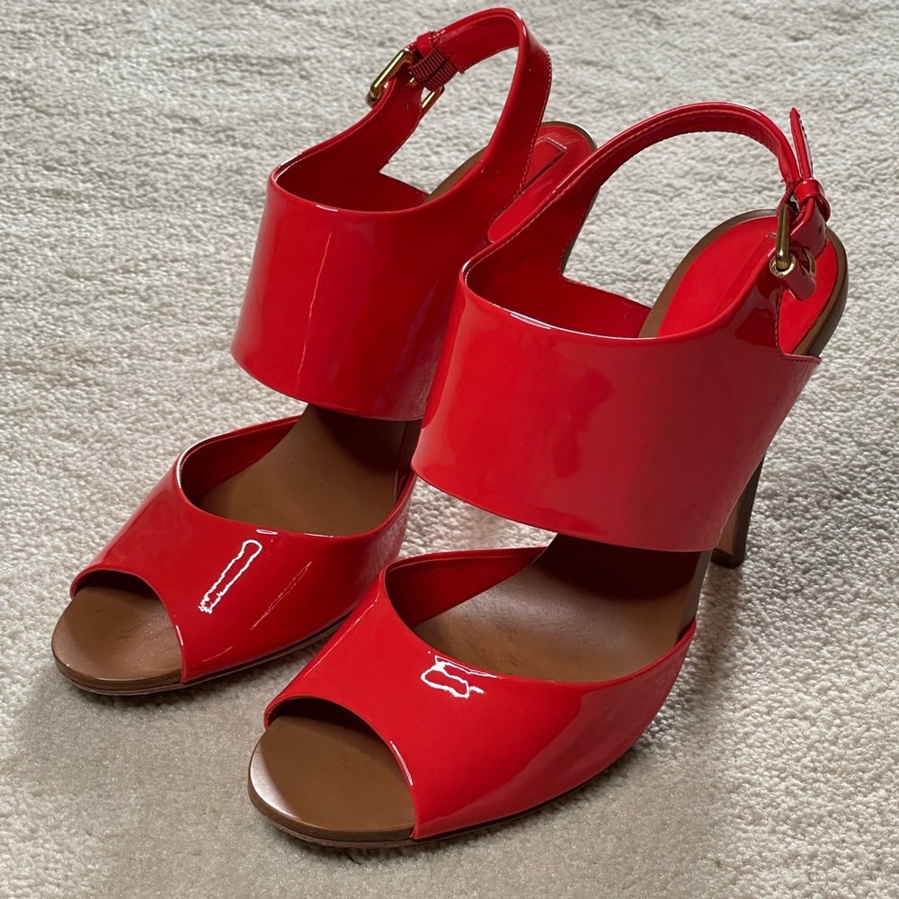 BCBGMaxAzria patent leather slingback heels